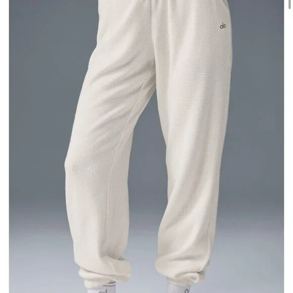 Alo Waffle Weekend Escape Jogger Size Medium - Picture 3 of 4